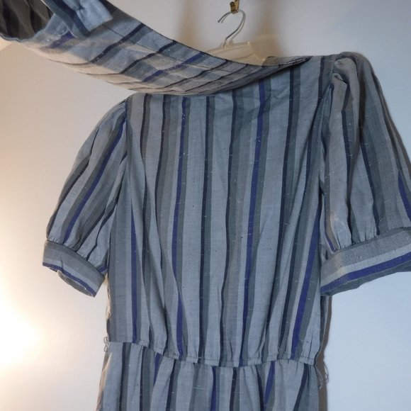 short-sleeve pinafore crew-neck dress, vintage late 1970s-1980s, made in Canada - Picture 11 of 16